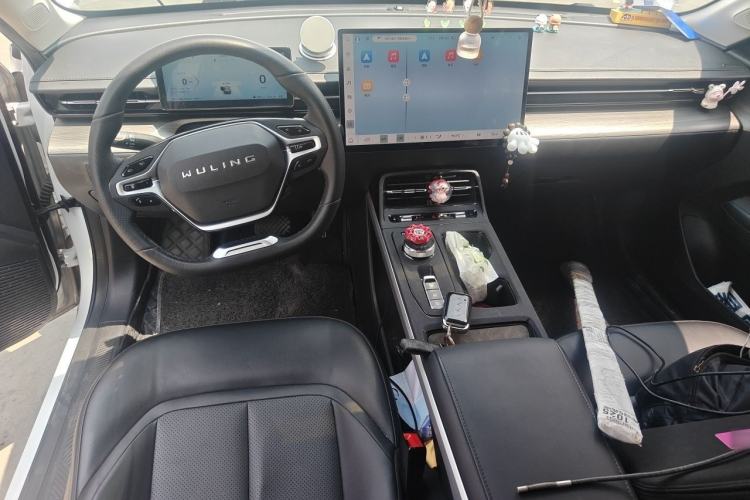 Used Wuling Xingguang 2024 Co-Creation Edition 150 Flagship Model Center Console