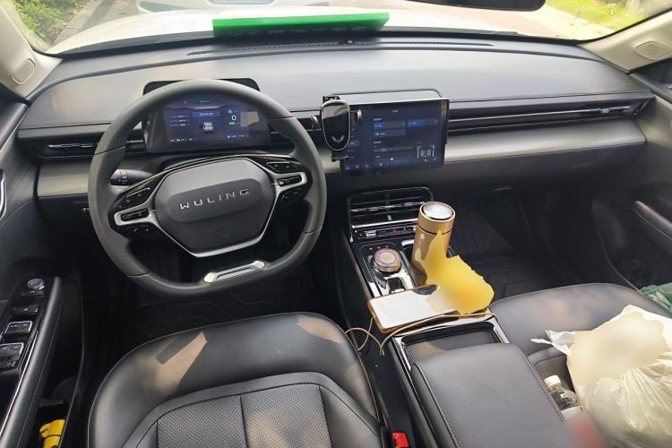 Used Wuling Xingguang 2024 Co-Creation Edition 70 Standard Model Center Console