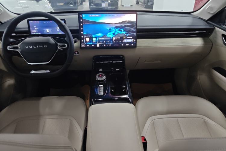 Used Wuling Xingguang 2024 Co-Creation Edition 510 Advanced Model Center Console