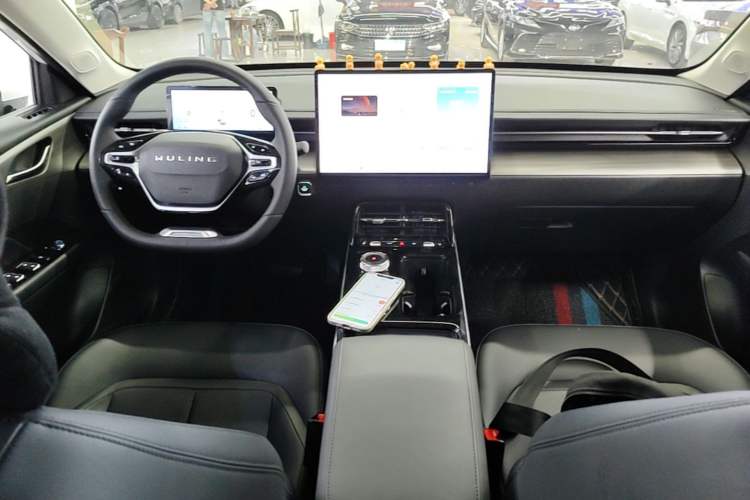 Used Wuling Xingguang 2024 Co-Creation Edition 510 Advanced Model Center Console
