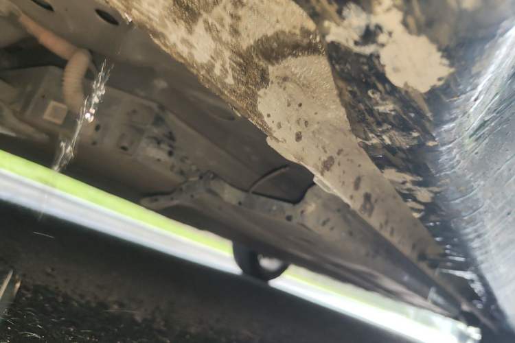 Used Wuling Xingguang 2024 Co-Creation Edition 510 Advanced Model Chassis Front Left