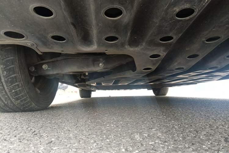 Used Wuling Xingguang 2024 Co-Creation Edition 410 Standard Model Chassis Rear Left