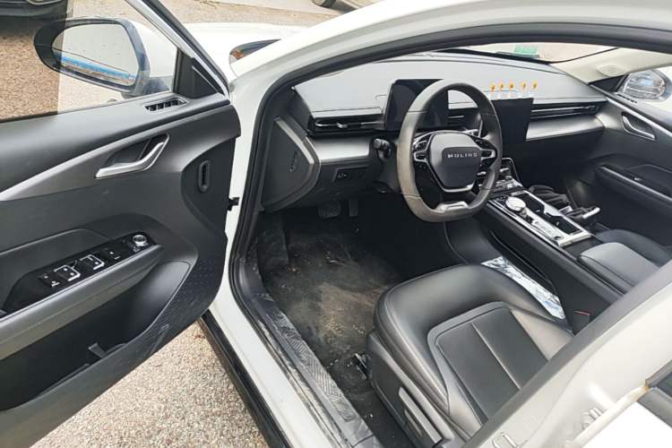 Used Wuling Xingguang 2024 Co-Creation Edition 410 Standard Model Driver Seat