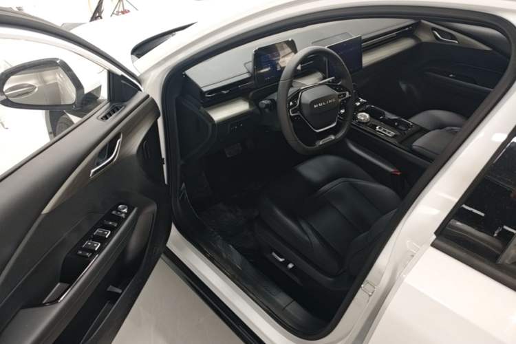 Used Wuling Xingguang 2024 Co-creation Edition 150 Standard Model Driver Seat