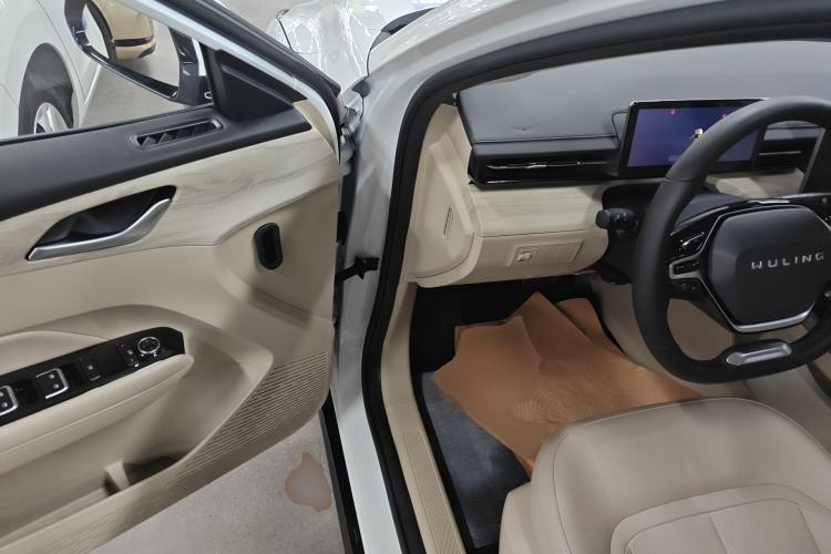 Used Wuling Xingguang 2024 Co-Creation Edition 510 Advanced Model Driver Seat