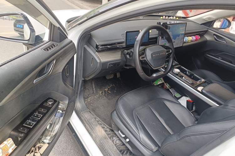 Used Wuling Xingguang 2024 Co-Creation Edition 510 Advanced Model Driver Seat