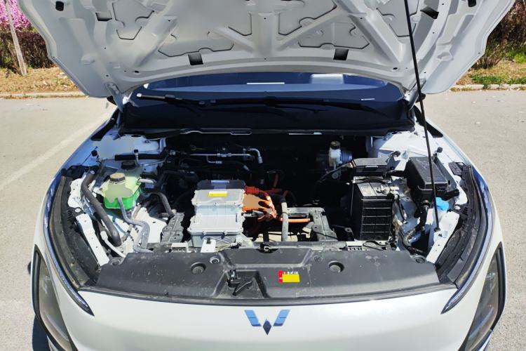Used Wuling Xingguang 2024 Co-Creation Edition 410 Standard Model Engine Bay