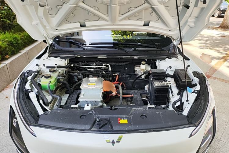 Used Wuling Xingguang 2024 Co-Creation Edition 410 Standard Model Engine Bay