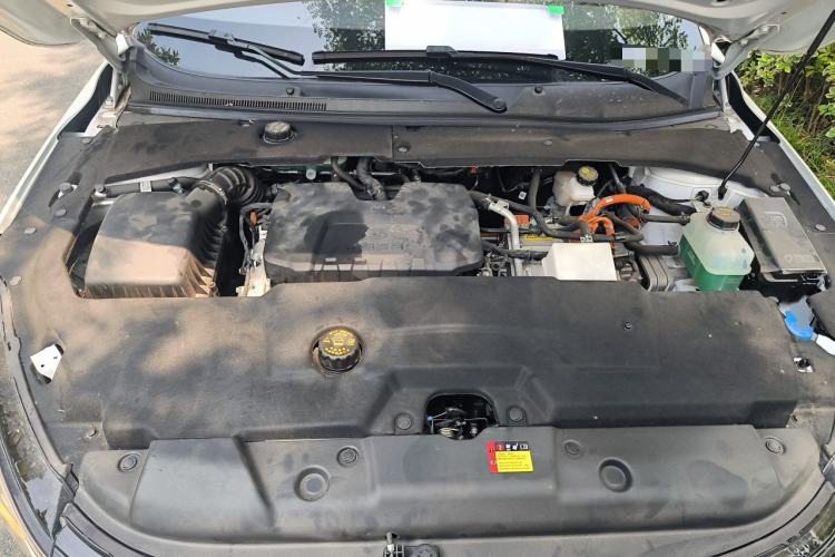 Used Wuling Xingguang 2024 Co-Creation Edition 70 Standard Model Engine Bay