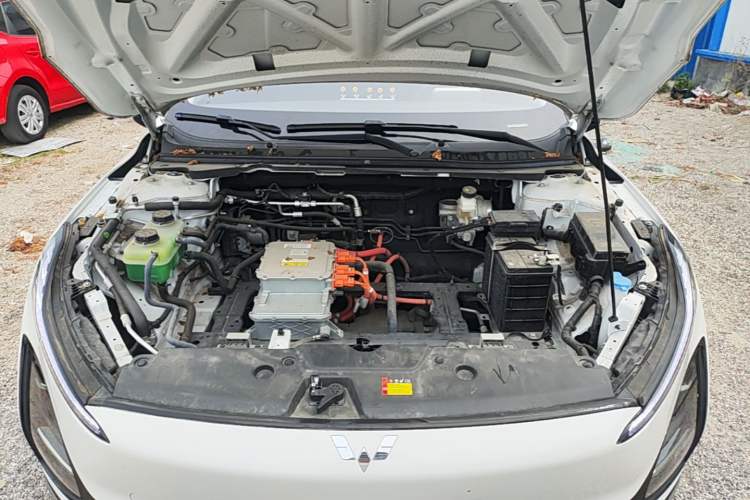 Used Wuling Xingguang 2024 Co-Creation Edition 410 Standard Model Engine Bay