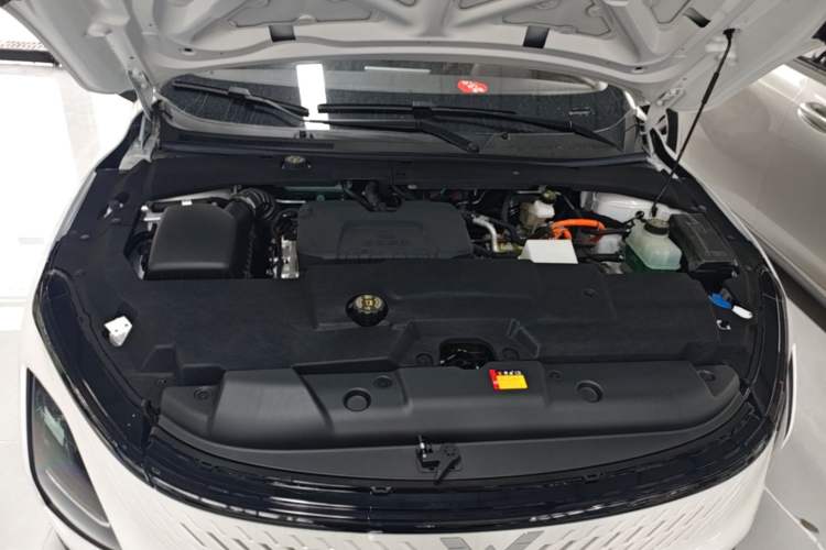 Used Wuling Xingguang 2024 Co-creation Edition 150 Standard Model Engine Bay
