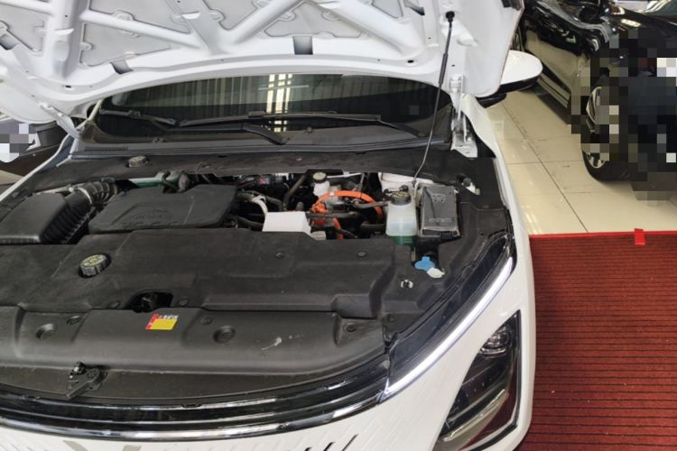 Used Wuling Xingguang 2024 Co-creation Edition 150 Standard Model Engine Bay Left