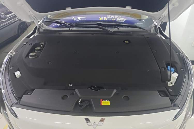 Used Wuling Xingguang 2024 Co-Creation Edition 510 Advanced Model Engine Bay