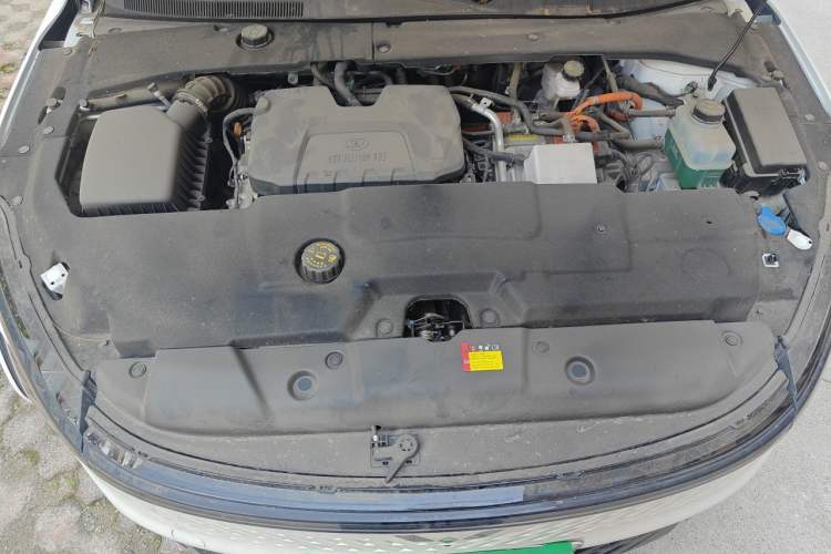 Used Wuling Xingguang 2024 Co-Creation Edition 70 Standard Model Engine Bay