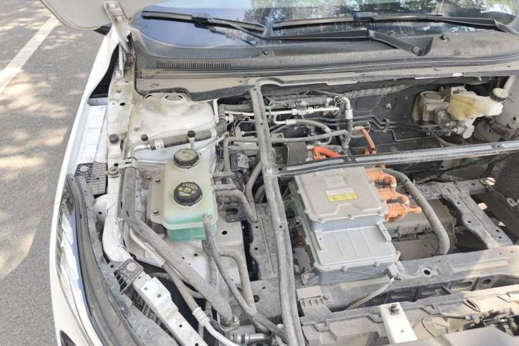 Used Wuling Xingguang 2024 Co-Creation Edition 510 Advanced Model Engine Bay Right