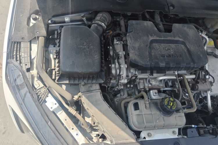 Used Wuling Xingguang 2024 Co-Creation Edition 150 Flagship Model Engine Bay Right