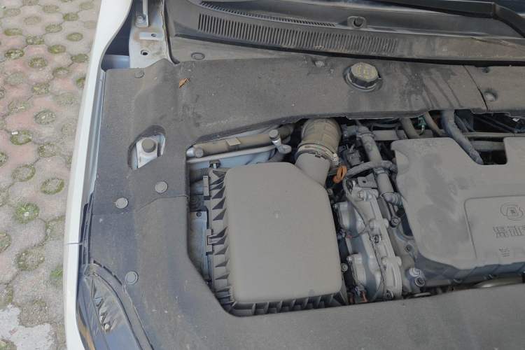 Used Wuling Xingguang 2024 Co-Creation Edition 70 Standard Model Engine Bay Right