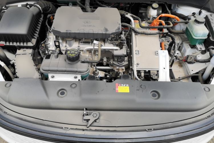 Used Wuling Xingguang 2024 Co-Creation Edition 150 Advanced Model Engine Bay