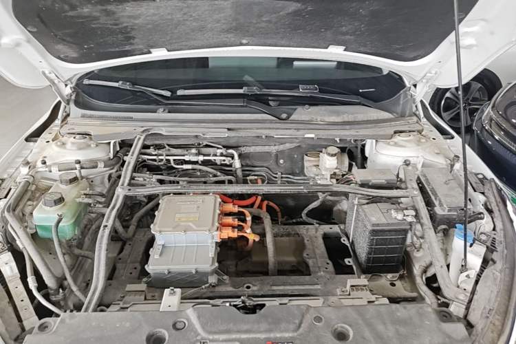 Used Wuling Xingguang 2024 Co-Creation Edition 510 Advanced Model Engine Bay