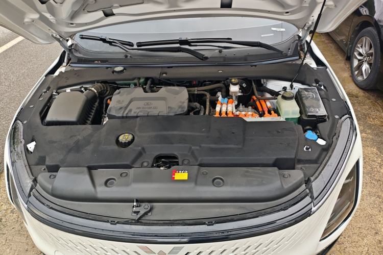 Used Wuling Xingguang 2024 Co-Creation Edition 70 Standard Model Engine Bay