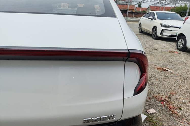 Used Wuling Xingguang 2024 Co-Creation Edition 410 Standard Model Exterior 3