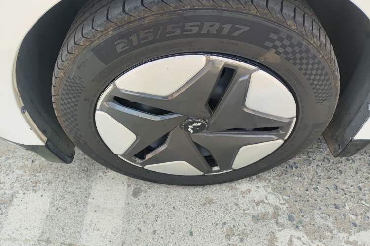 Used Wuling Xingguang 2024 Co-Creation Edition 410 Standard Model Exterior 4