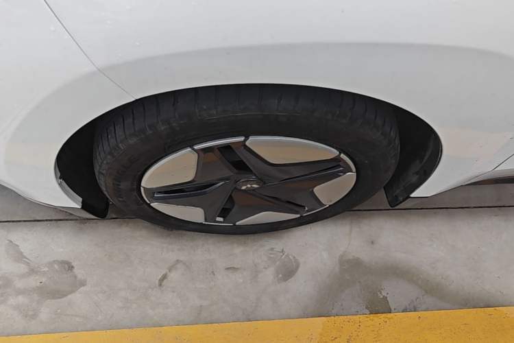 Used Wuling Xingguang 2024 Co-Creation Edition 410 Standard Model Exterior 4