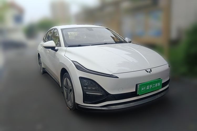 Used Wuling Xingguang 2024 Co-Creation Edition 410 Standard Model Front Right 45 Deg