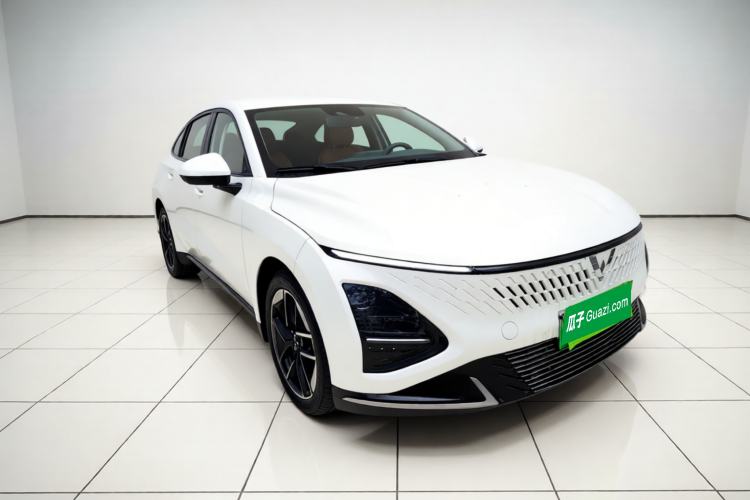 Used Wuling Xingguang 2024 Co-Creation Edition 150 Flagship Model Front Right 45 Deg