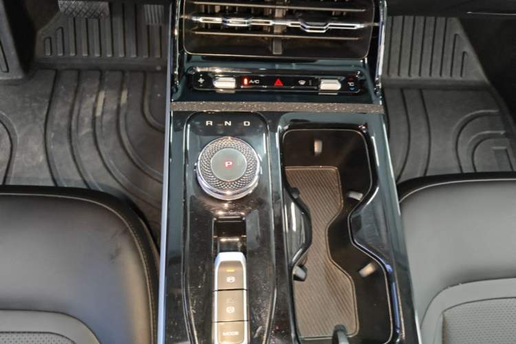 Used Wuling Xingguang 2024 Co-Creation Edition 510 Advanced Model Gear Lever