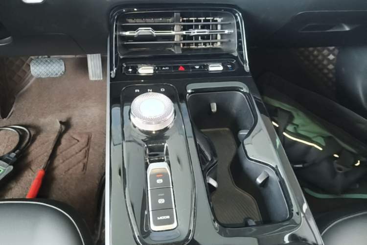Used Wuling Xingguang 2024 Co-Creation Edition 510 Advanced Model Gear Lever