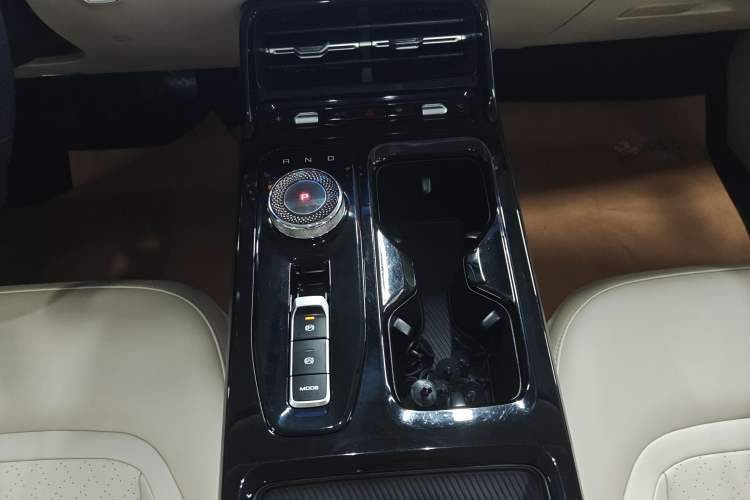 Used Wuling Xingguang 2024 Co-Creation Edition 510 Advanced Model Gear Lever