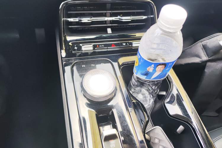 Used Wuling Xingguang 2024 Co-Creation Edition 410 Standard Model Gear Lever