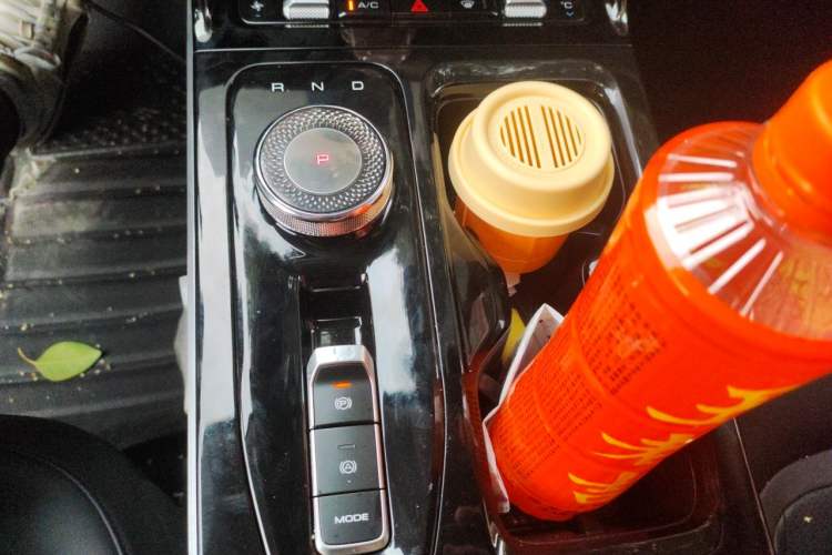 Used Wuling Xingguang 2024 Co-Creation Edition 510 Advanced Model Gear Lever
