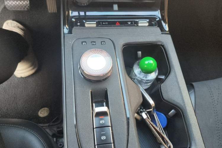 Used Wuling Xingguang 2024 Co-Creation Edition 510 Advanced Model Gear Lever