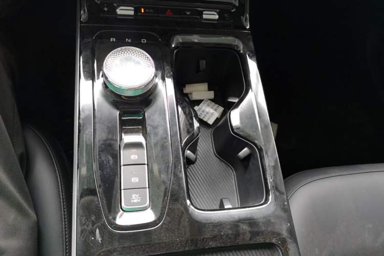 Used Wuling Xingguang 2024 Co-Creation Edition 150 Advanced Model Gear Lever