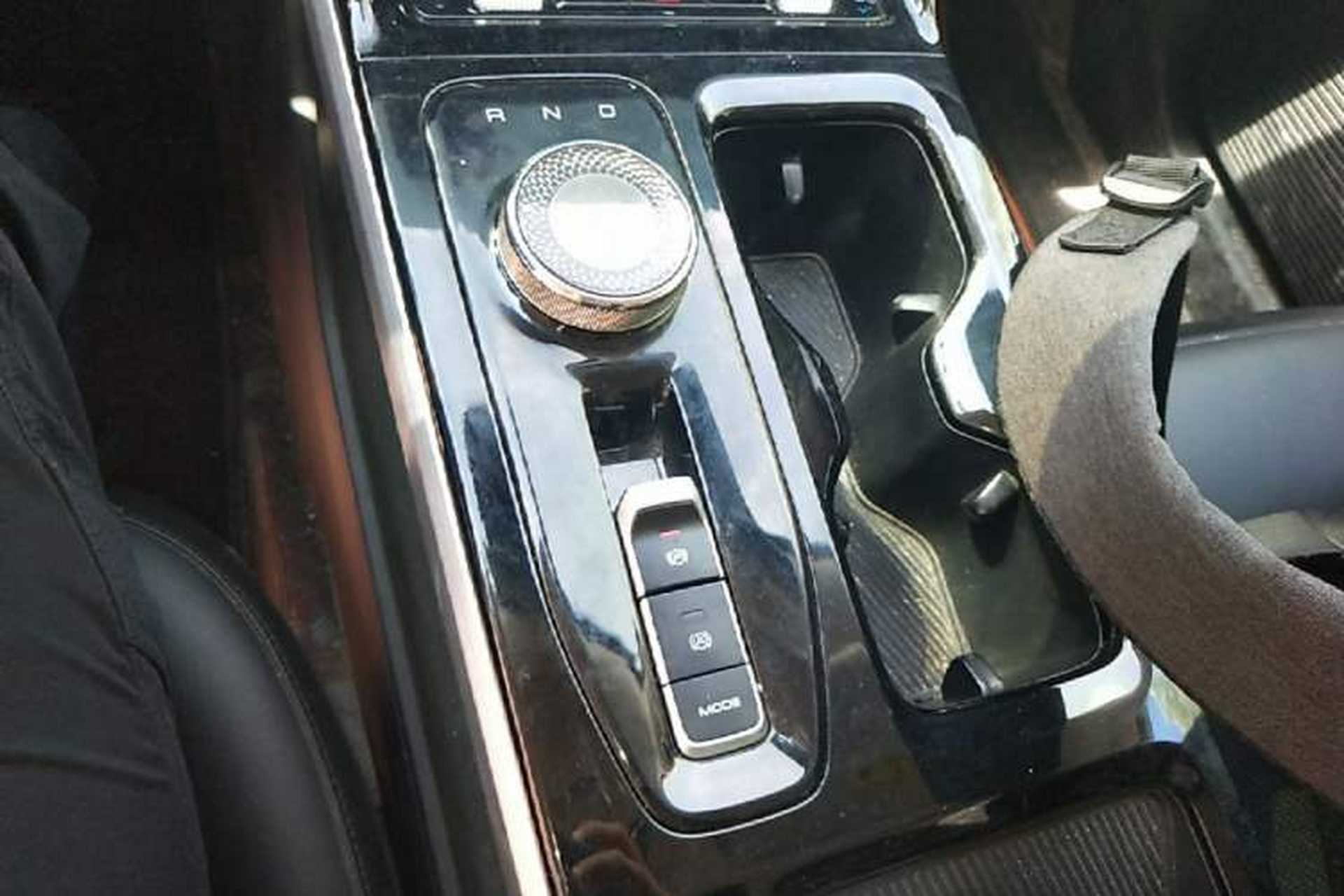 Used Wuling Xingguang 2024 Co-Creation Edition 510 Advanced Model Gear Lever