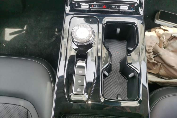 Used Wuling Xingguang 2024 Co-Creation Edition 150 Flagship Model Gear Lever