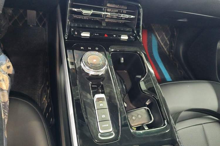 Used Wuling Xingguang 2024 Co-Creation Edition 510 Advanced Model Gear Lever
