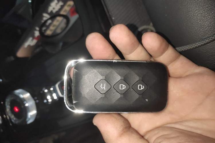 Used Wuling Xingguang 2024 Co-Creation Edition 70 Standard Model Interior 1