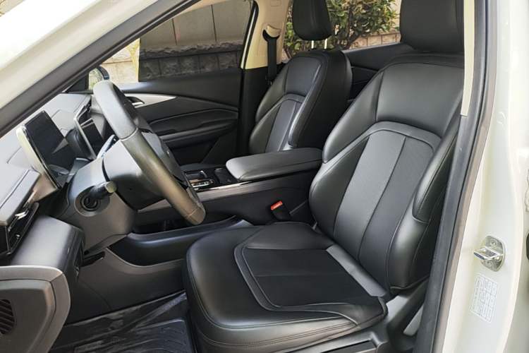 Used Wuling Xingguang 2024 Co-Creation Edition 410 Standard Model Left Front Seat