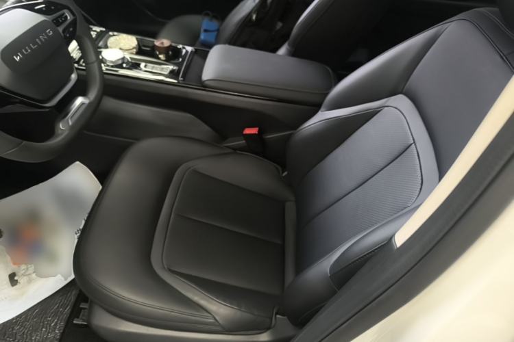 Used Wuling Xingguang 2024 Co-creation Edition 150 Standard Model Left Front Seat