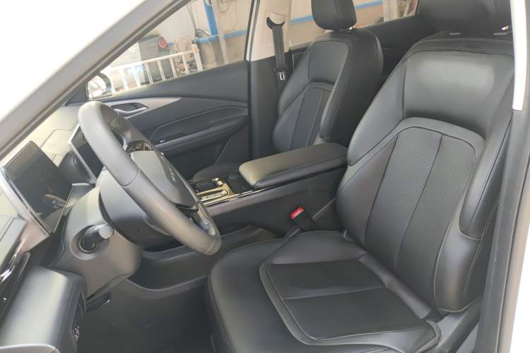 Used Wuling Xingguang 2024 Co-Creation Edition 410 Standard Model Left Front Seat