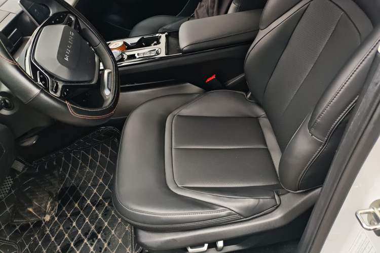 Used Wuling Xingguang 2024 Co-Creation Edition 70 Standard Model Left Front Seat