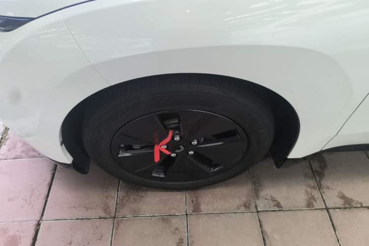 Used Wuling Xingguang 2024 Co-creation Edition 150 Standard Model Left Front Wheel Hub