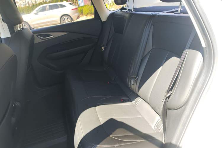 Used Wuling Xingguang 2024 Co-Creation Edition 410 Standard Model Left Rear Seat