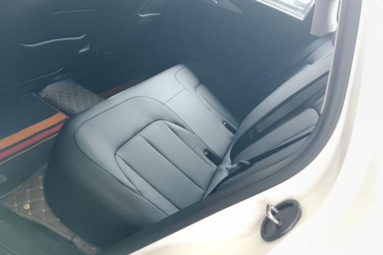 Used Wuling Xingguang 2024 Co-Creation Edition 150 Flagship Model Left Rear Seat