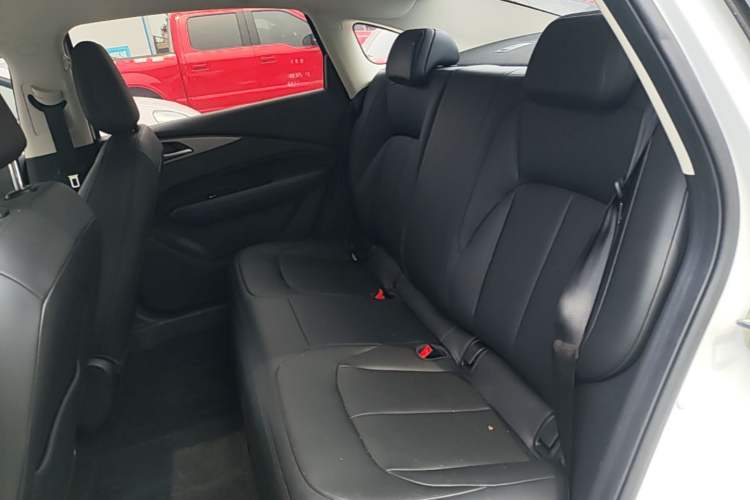 Used Wuling Xingguang 2024 Co-Creation Edition 410 Standard Model Left Rear Seat