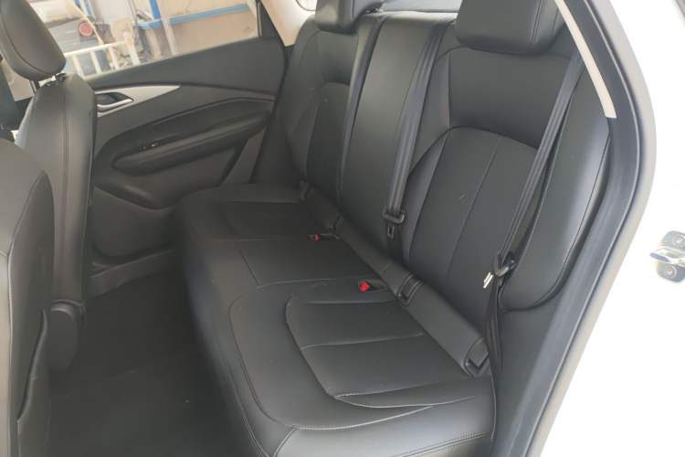 Used Wuling Xingguang 2024 Co-Creation Edition 410 Standard Model Left Rear Seat