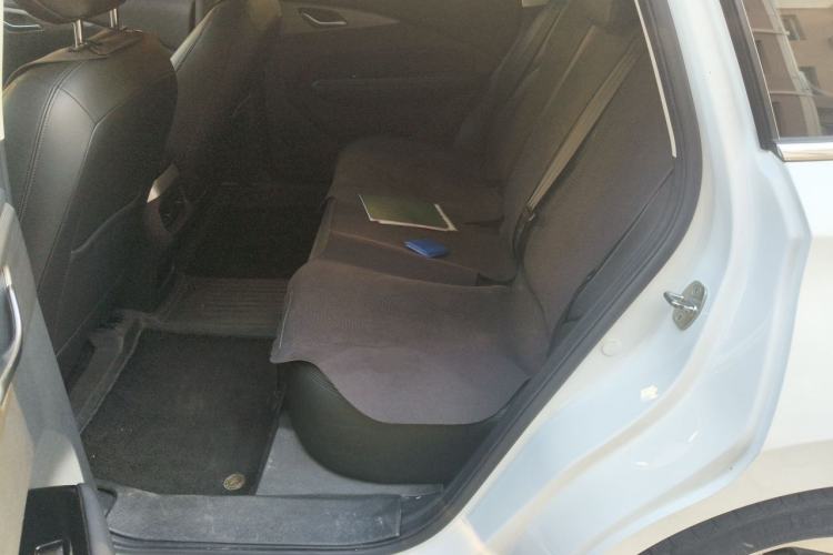 Used Wuling Xingguang 2024 Co-Creation Edition 510 Advanced Model Left Rear Seat